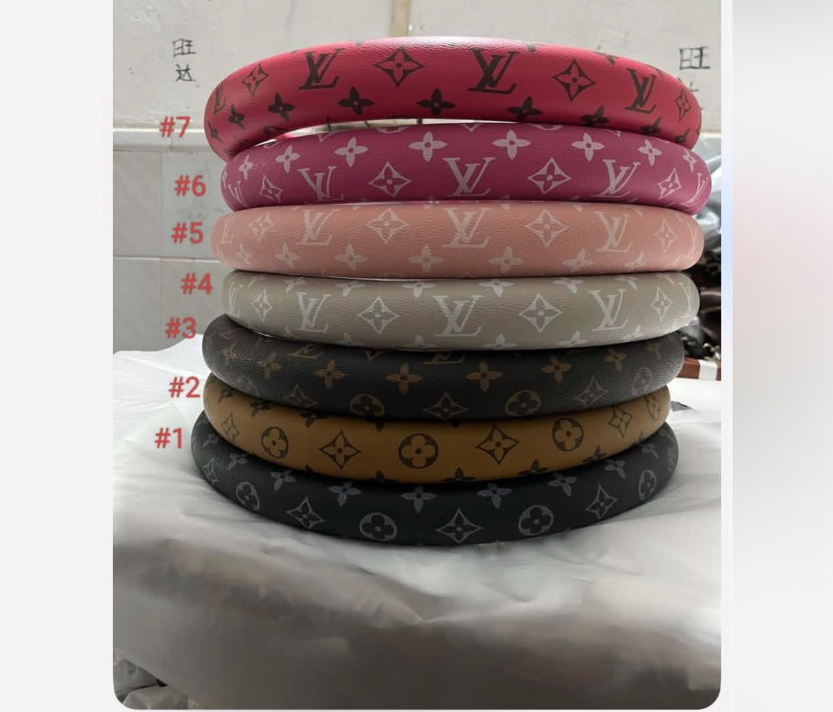 Lv steering wheel cover